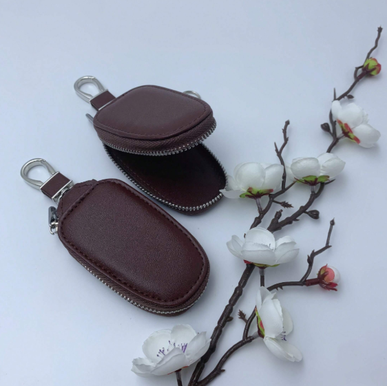 Monogram Print PU Leather Car  – обзор и цена Monogram Keychain Leather