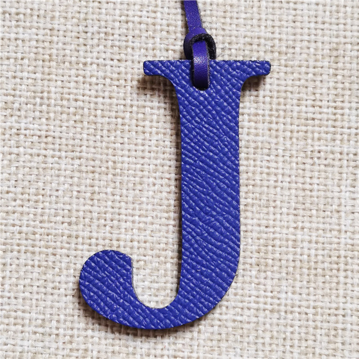 English Letter H I J K L M N A – обзор и цена Monogram Keychain Leather